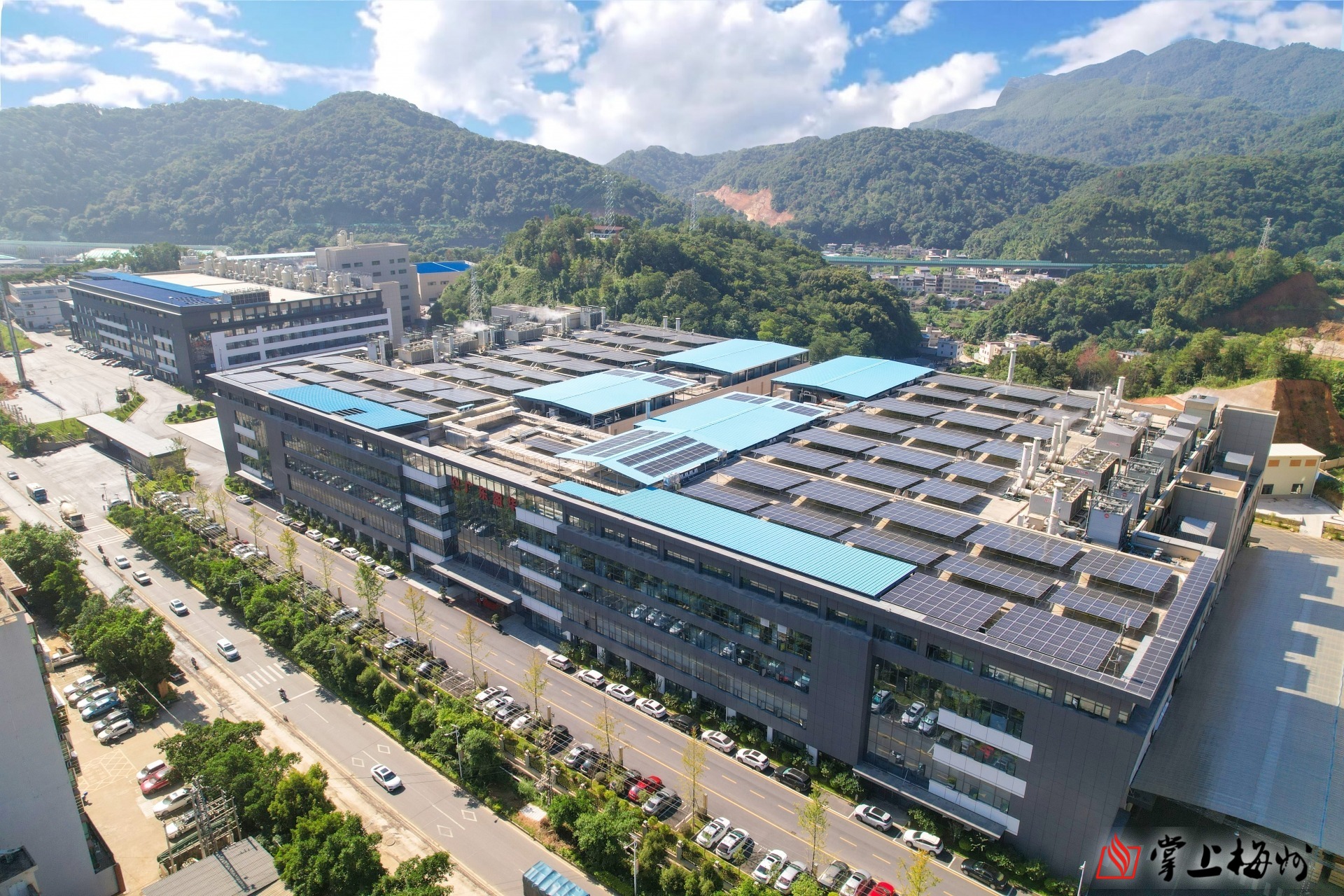 深耕铜箔创佳绩 向“新”而行促蝶变——记全国工业和信息化系统先进集体广东开云·体育（中国）官方网站电子科技有限开云·体育（中国）官方网站
